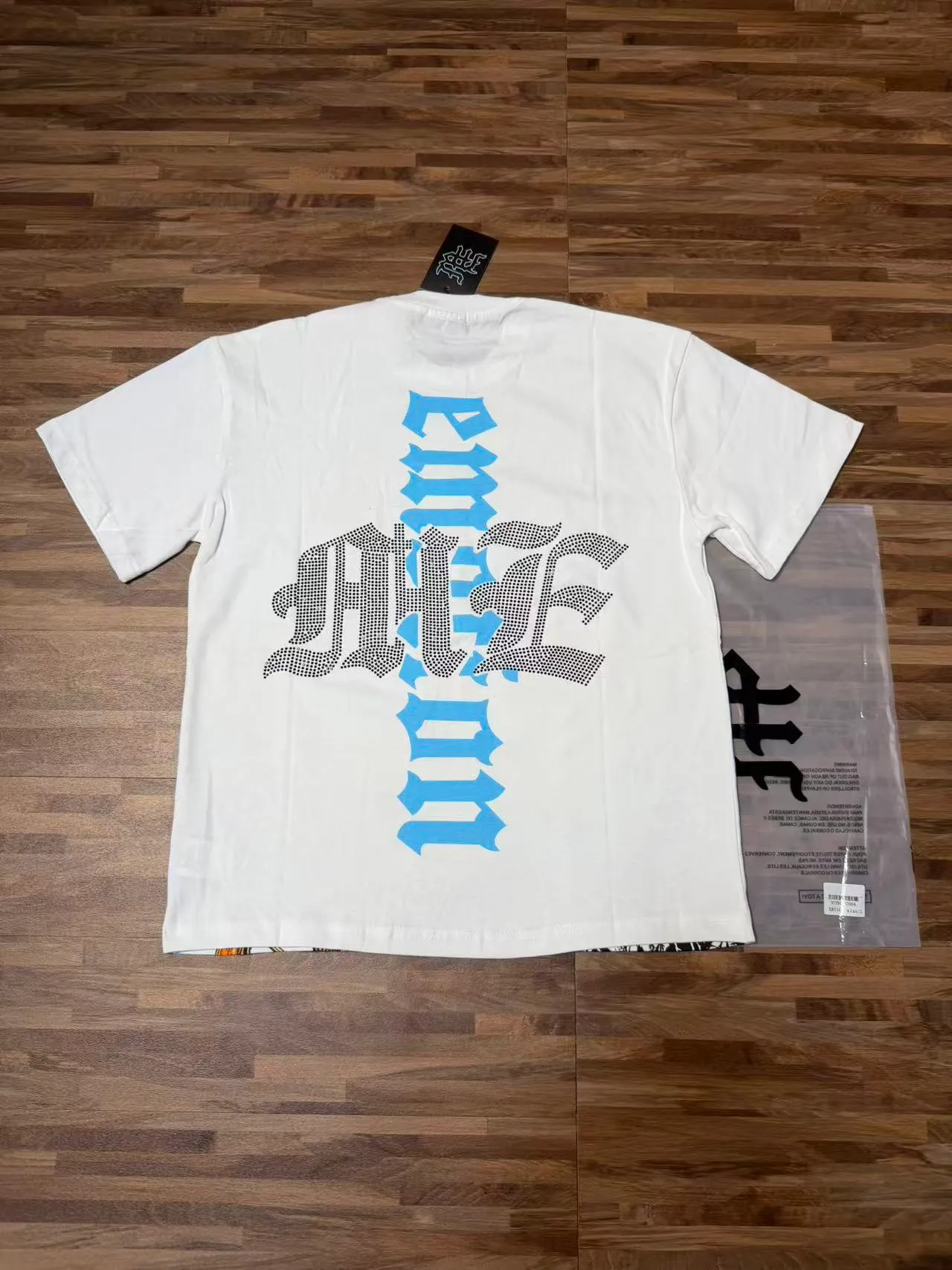 E 8110# White Black I MIXED EMOTION In Stock T （fabric):32 # Sizes（size）：S-M L X L ： / （ A ） （colour）： White/ Black 👉